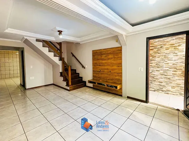 Sobrado com 143m² 2 quartos e 2 banheiros, à venda, no bairro Jardim São Jorge do Guapituba em Mauá