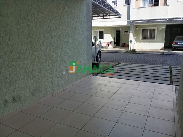 Sobrado 3 quartos e 3 banheiros, à venda, no bairro Uberaba em Curitiba