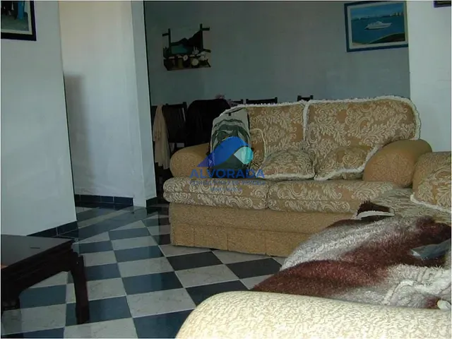 Sobrado com 360m² 4 quartos e 4 banheiros, à venda, no bairro Jardim Califórnia em Caraguatatuba