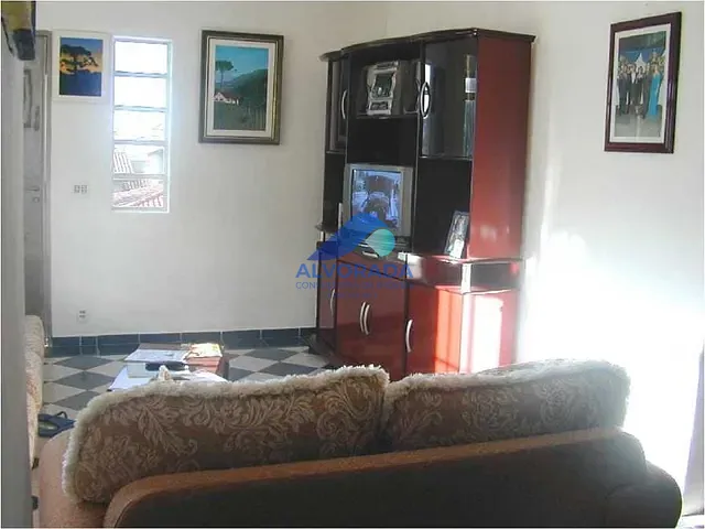 Sobrado com 360m² 4 quartos e 4 banheiros, à venda, no bairro Jardim Califórnia em Caraguatatuba