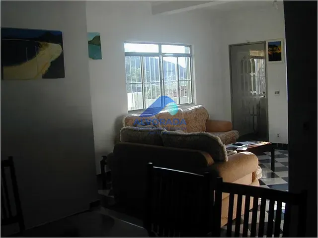 Sobrado com 360m² 4 quartos e 4 banheiros, à venda, no bairro Jardim Califórnia em Caraguatatuba