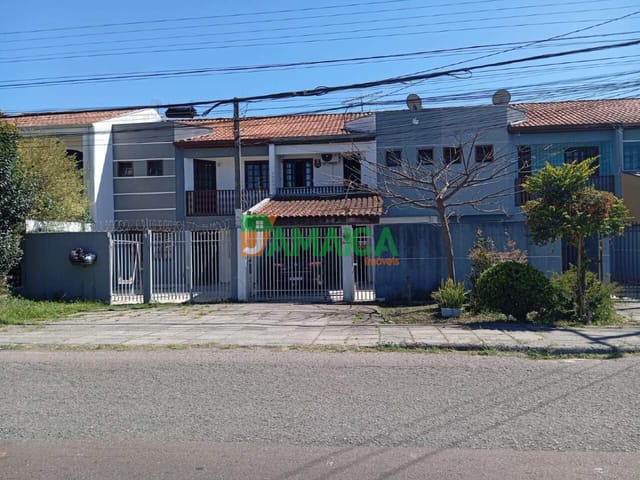 Sobrado 4 quartos e 4 banheiros, à venda, no bairro Cajuru em Curitiba