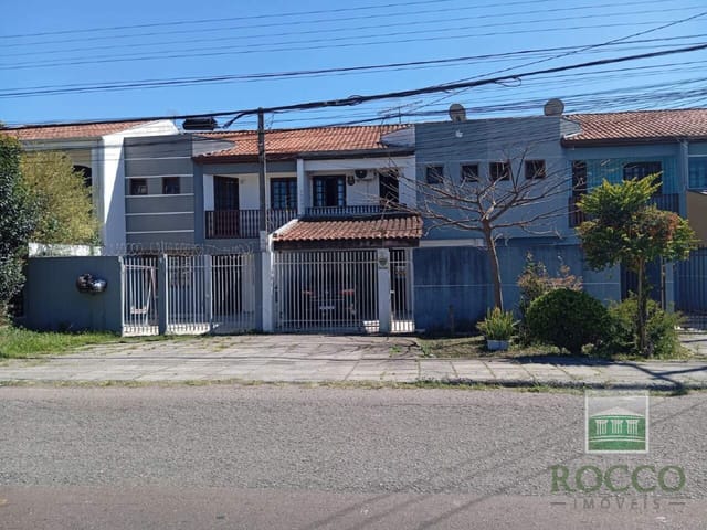 Sobrado 4 quartos e 4 banheiros, à venda, no bairro Cajuru em Curitiba