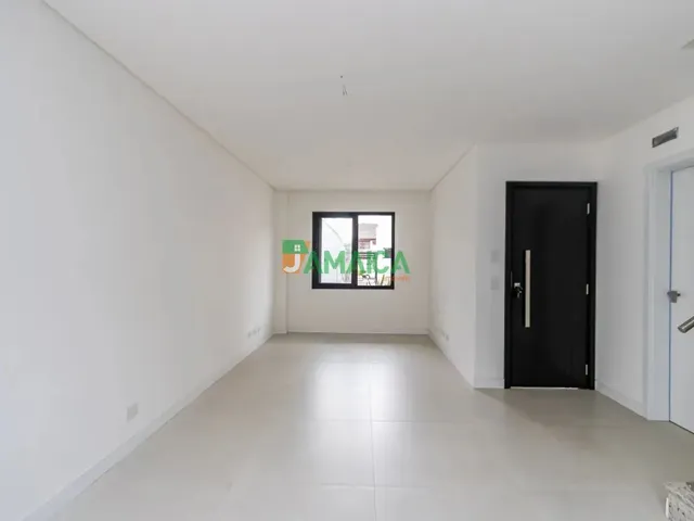 Sobrado 3 quartos e 4 banheiros, à venda, no bairro Jardim das Américas em Curitiba