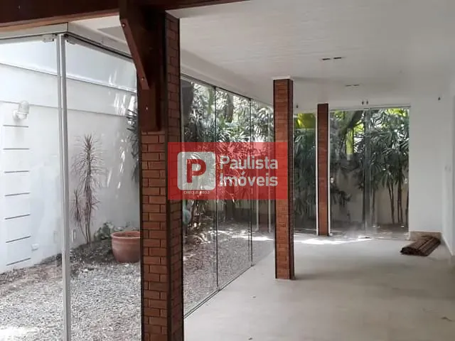 Sobrado com 300m² 4 quartos e 6 banheiros, à venda, no bairro Jardim Petrópolis em São Paulo