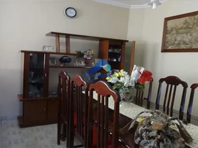 Sobrado com 250m² 4 quartos e 2 banheiros, à venda, no bairro Jardim Olímpia em São José dos Campos