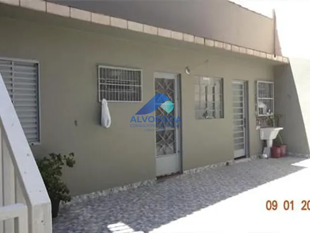 Sobrado com 250m² 4 quartos e 2 banheiros, à venda, no bairro Jardim Olímpia em São José dos Campos
