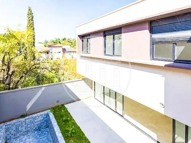 Sobrado com 531m² 4 quartos e 5 banheiros, à venda, no bairro Jardim Cordeiro em São Paulo