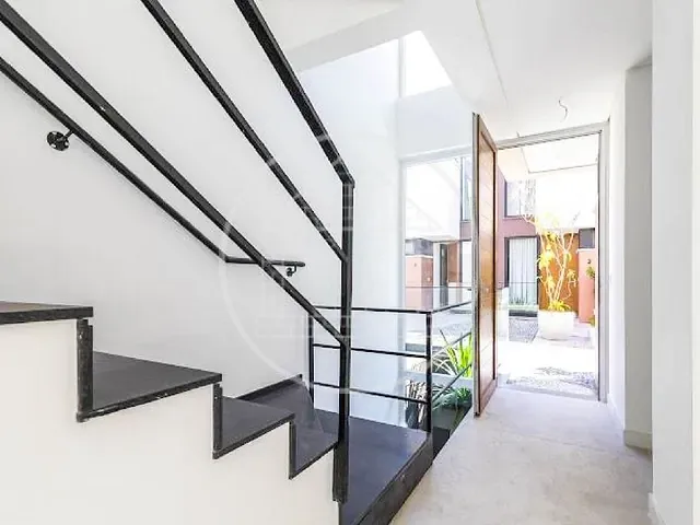 Sobrado com 531m² 4 quartos e 5 banheiros, à venda, no bairro Jardim Cordeiro em São Paulo