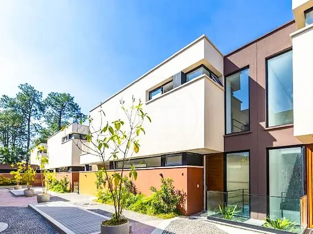 Sobrado com 531m² 4 quartos e 5 banheiros, à venda, no bairro Jardim Cordeiro em São Paulo