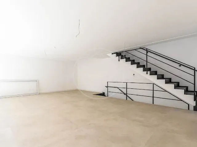 Sobrado com 531m² 4 quartos e 5 banheiros, à venda, no bairro Jardim Cordeiro em São Paulo