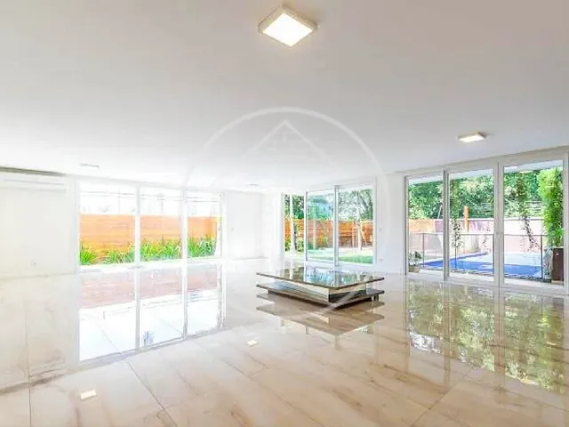 Sobrado com 680m² 4 quartos e 1 banheiro, à venda, no bairro Campo Belo em São Paulo