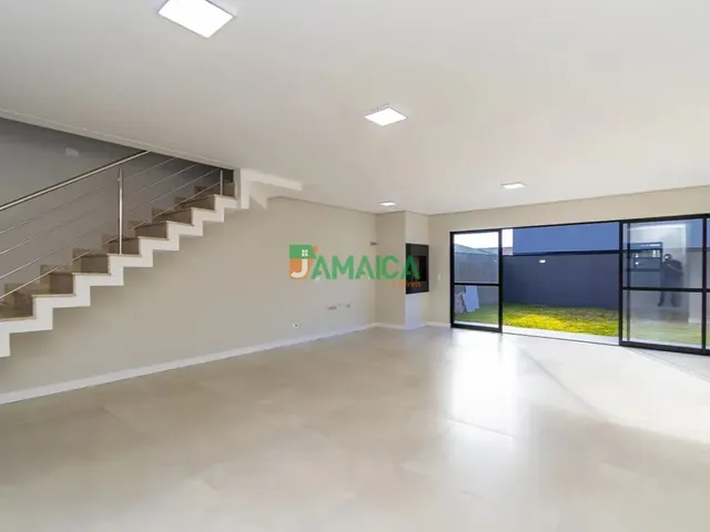 Sobrado 3 quartos e 3 banheiros, à venda, no bairro Cajuru em Curitiba