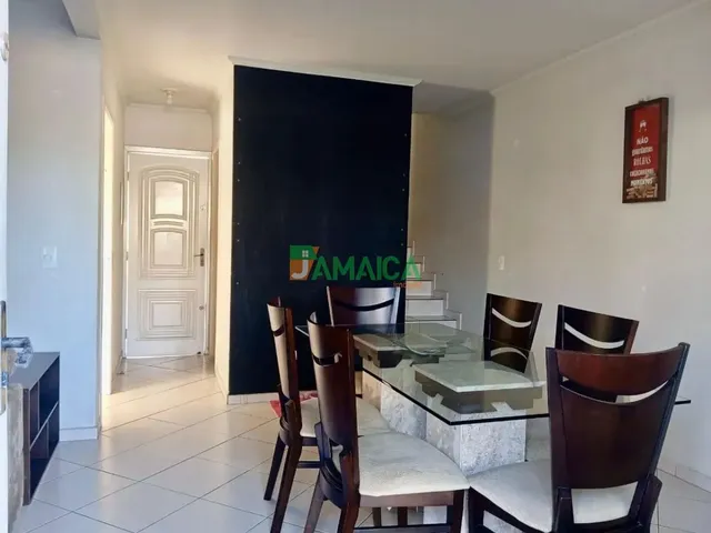 Sobrado 5 quartos e 3 banheiros, à venda, no bairro Uberaba em Curitiba