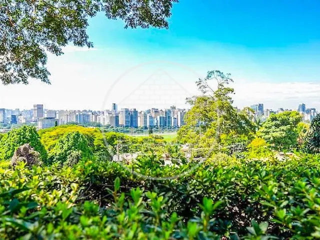 Sobrado com 656m² 3 quartos e 3 banheiros, à venda, no bairro Jardim Everest em São Paulo