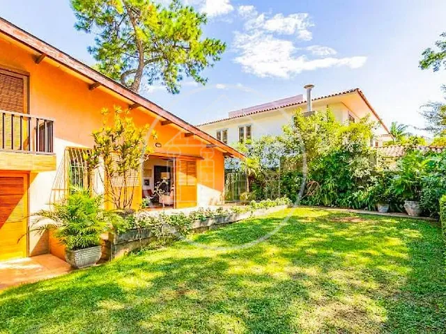 Sobrado com 656m² 3 quartos e 3 banheiros, à venda, no bairro Jardim Everest em São Paulo