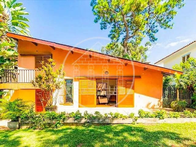 Sobrado com 656m² 3 quartos e 3 banheiros, à venda, no bairro Jardim Everest em São Paulo