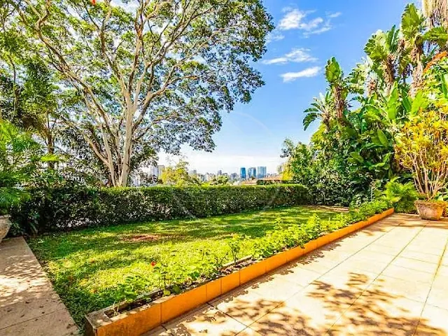Sobrado com 656m² 3 quartos e 3 banheiros, à venda, no bairro Jardim Everest em São Paulo