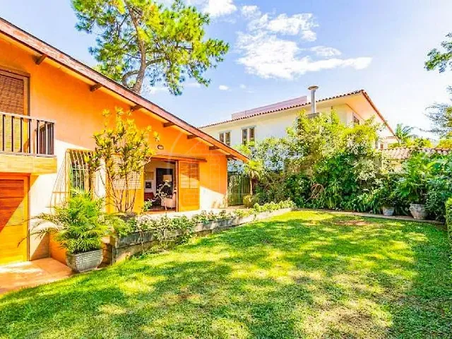 Sobrado com 656m² 3 quartos e 3 banheiros, à venda, no bairro Jardim Everest em São Paulo