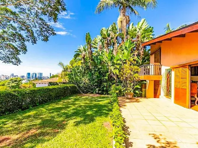 Sobrado com 656m² 3 quartos e 3 banheiros, à venda, no bairro Jardim Everest em São Paulo