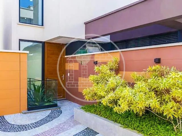 Sobrado com 531m² 4 quartos e 5 banheiros, à venda, no bairro Jardim Cordeiro em São Paulo