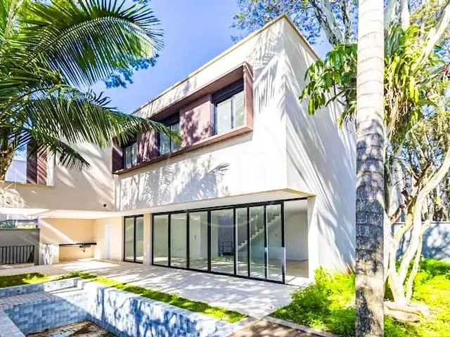 Sobrado com 531m² 4 quartos e 5 banheiros, à venda, no bairro Jardim Cordeiro em São Paulo