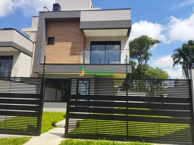 Sobrado 3 quartos e 3 banheiros, à venda, no bairro Água Verde em Curitiba