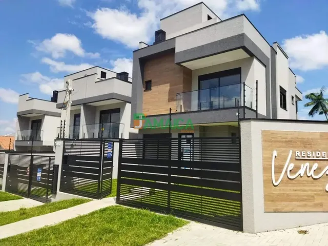 Sobrado 3 quartos e 3 banheiros, à venda, no bairro Água Verde em Curitiba