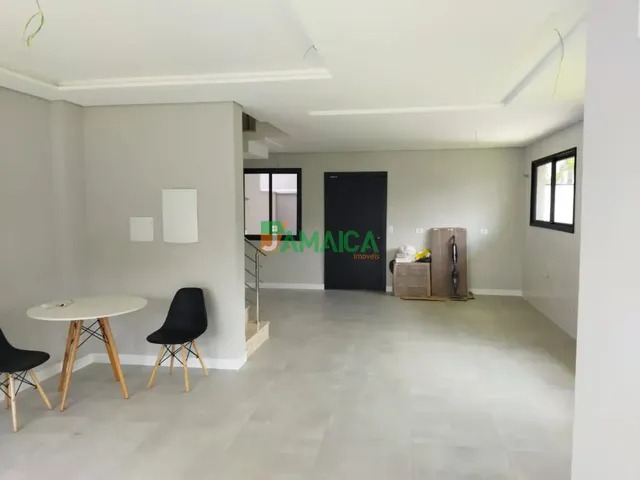 Sobrado 3 quartos e 3 banheiros, à venda, no bairro Água Verde em Curitiba