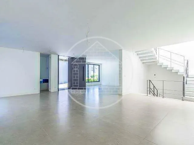 Sobrado com 850m² 4 quartos e 5 banheiros, à venda, no bairro Chácara Santo Antônio em São Paulo