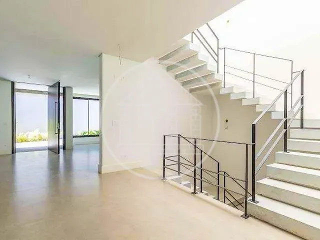 Sobrado com 850m² 4 quartos e 5 banheiros, à venda, no bairro Chácara Santo Antônio em São Paulo
