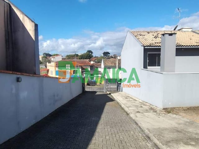 Sobrado 3 quartos e 3 banheiros, à venda, no bairro Cajuru em Curitiba