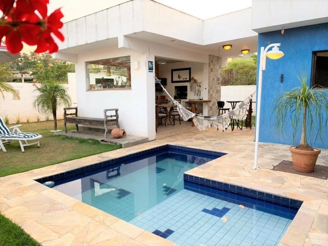 Sobrado com 599m² 4 quartos e 6 banheiros, à venda, no bairro Jardim do Golf I em Jandira