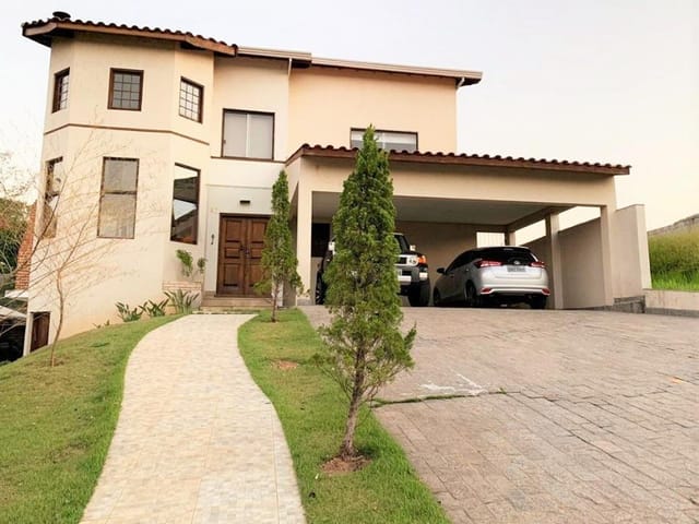 Sobrado com 599m² 4 quartos e 6 banheiros, à venda, no bairro Jardim do Golf I em Jandira