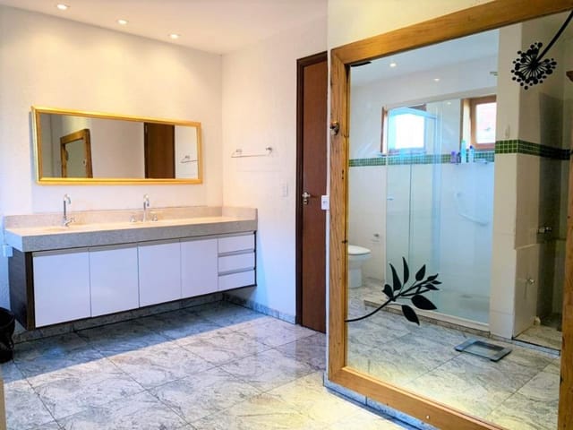 Sobrado com 599m² 4 quartos e 6 banheiros, à venda, no bairro Jardim do Golf I em Jandira