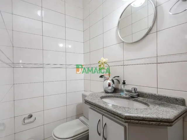 Sobrado 4 quartos e 4 banheiros, à venda, no bairro Uberaba em Curitiba