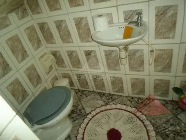 Sobrado 4 quartos e 1 banheiro, à venda, no bairro Jardim Rosina em Mauá