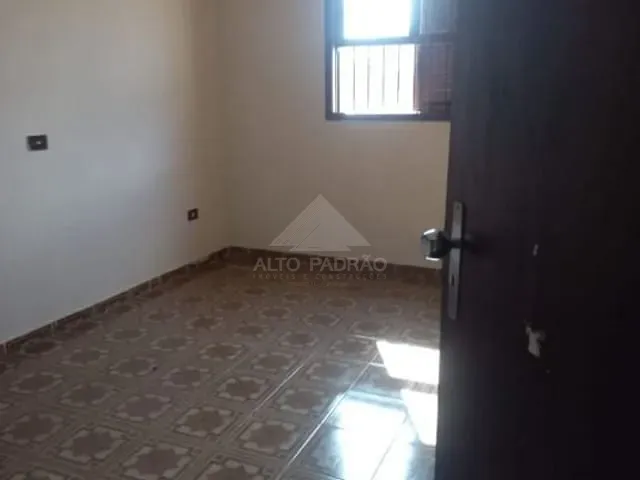 Sobrado com 476m² 5 quartos e 3 banheiros, à venda, no bairro Vila Assis Brasil em Mauá