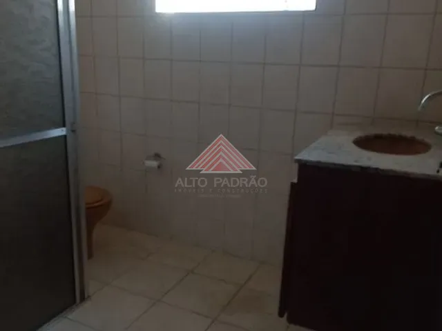 Sobrado com 476m² 5 quartos e 3 banheiros, à venda, no bairro Vila Assis Brasil em Mauá