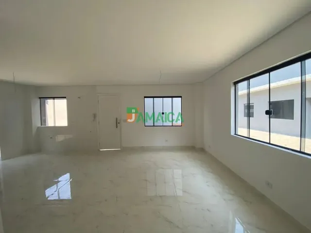 Sobrado 3 quartos e 3 banheiros, à venda, no bairro GUABIROTUBA em Curitiba