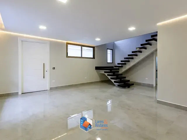 Sobrado com 544m² 4 quartos e 6 banheiros, à venda, no bairro Jardim Prudência em São Paulo