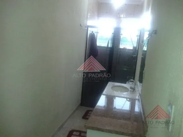Sobrado 3 quartos e 2 banheiros, à venda, no bairro Jardim Sônia Maria em Mauá