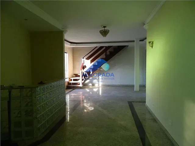 Sobrado com 536m² 7 quartos e 1 banheiro, à venda, no bairro Jardim das Indústrias em São José dos Campos