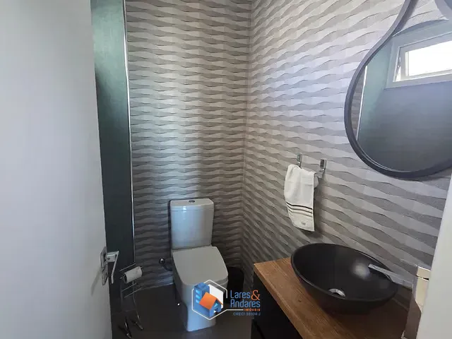 Sobrado com 345m² 4 quartos e 6 banheiros, à venda, no bairro Vila Nivi em São Paulo