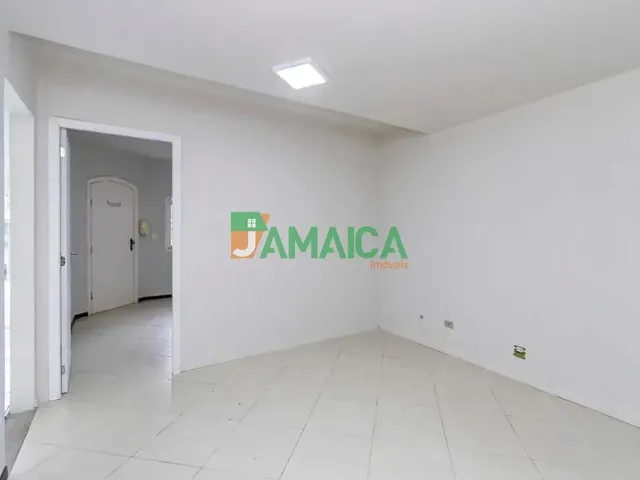 Sobrado com 143m², para alugar, no bairro Jardim das Américas em Curitiba