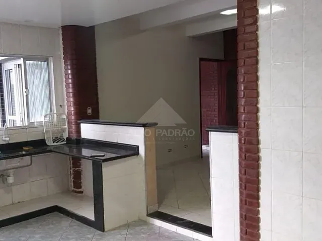 Sobrado com 450m² 4 quartos e 4 banheiros, à venda, no bairro Jardim Aracy em Mauá