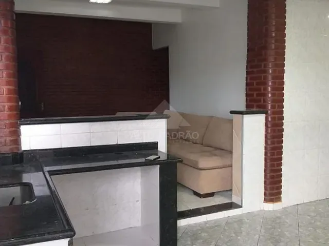 Sobrado com 450m² 4 quartos e 4 banheiros, à venda, no bairro Jardim Aracy em Mauá