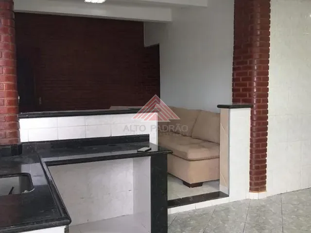 Sobrado com 450m² 4 quartos e 4 banheiros, à venda, no bairro Jardim Aracy em Mauá