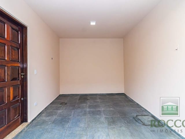 Sobrado para alugar, no bairro Uberaba em Curitiba