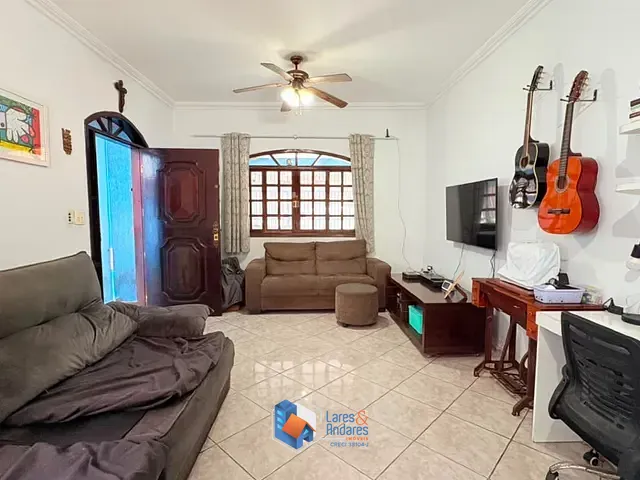 Sobrado com 200m² 3 quartos e 3 banheiros, à venda, no bairro Parque Maria Domitila em São Paulo